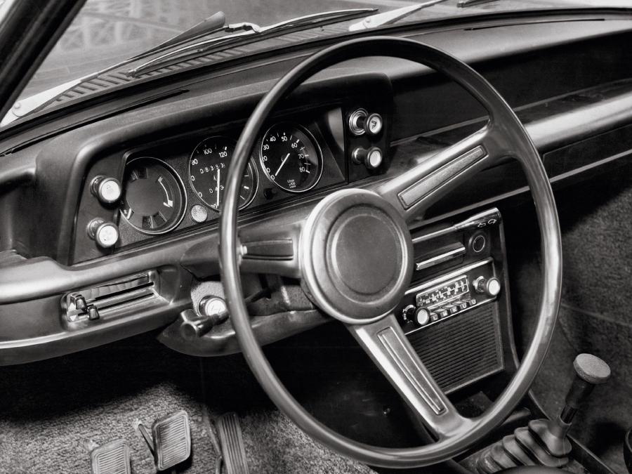 Панель приборов BMW 1600-2 (E10) 1966 года  (фото 13 из 15)